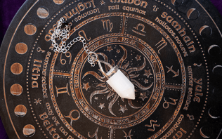 Horoskop in osebnost kot simbol razumevanja značajskih lastnosti in notranjih vzorcev